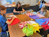 203 Buntes Kuschelkissen mit Fransen (12)