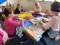 203 Buntes Kuschelkissen mit Fransen (14)