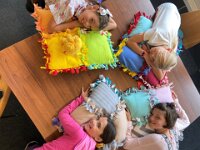 203 Buntes Kuschelkissen mit Fransen (21)