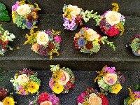 274 Sommerliches Blumengesteck im Korb (3)